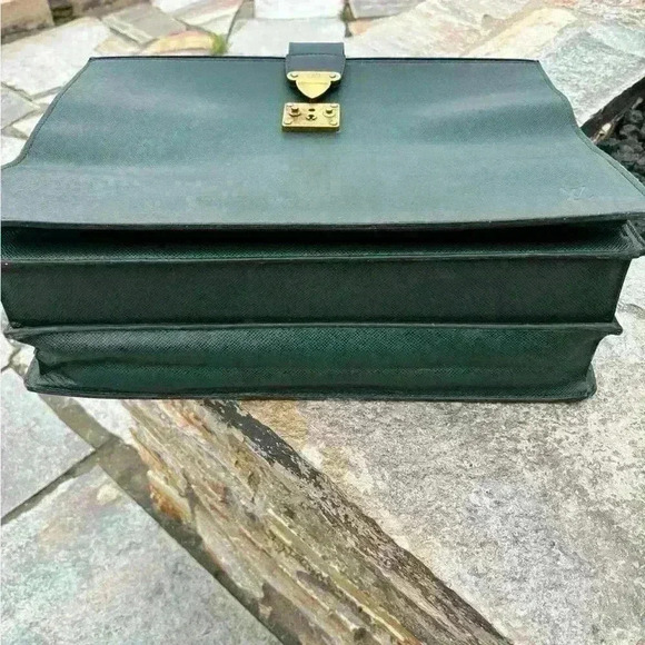 LOUIS VUITTON Taiga Pilot Case Oural Green Leather Vintage Oural Briefcase - Picture 9 of 16